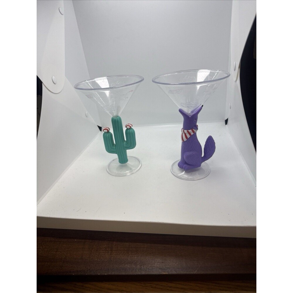 Vintage TGI Fridays margarita glasses coyote & cactus plastic happy hour glasses